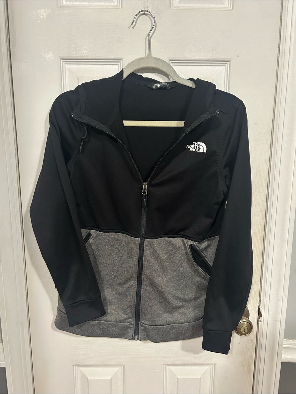 Women’s The North Face Black and Gray Hooded Full-Zip Jacket